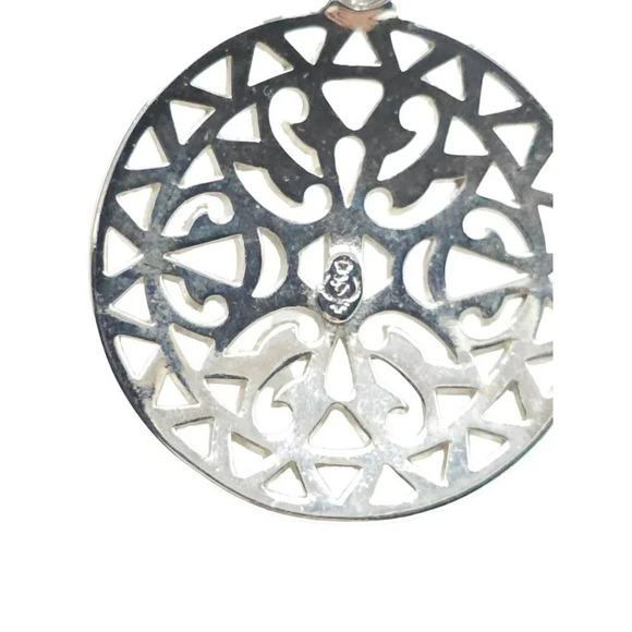 Premier Designs Openwork Medallion Pendant Leather Cord Necklace Silver Tone - Picture 3 of 4